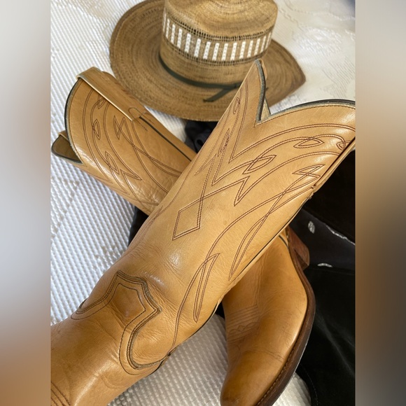 FRYE | Banana Stitched Boots - Picture 9 of 9